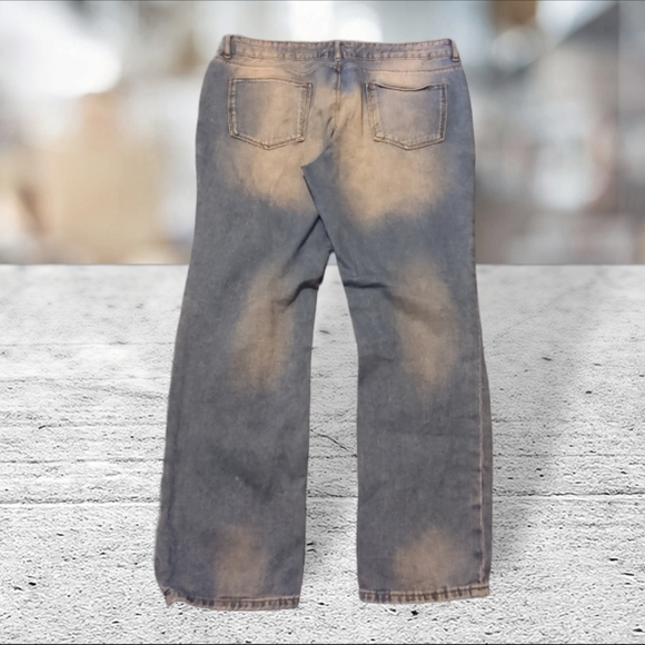 Refuge Distressed fabric and distressed/ripped 100% cotton denim jeans s… - Picture 5 of 11